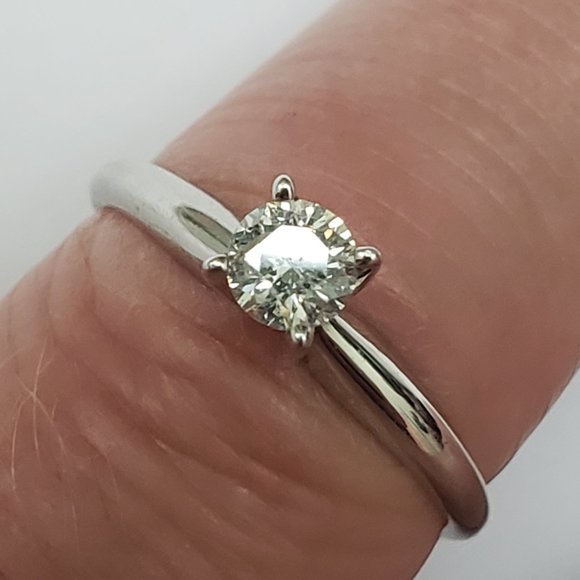 Estate Vintage 14k White Gold .25ct Diamond Engagement Ring - Picture 2 of 10